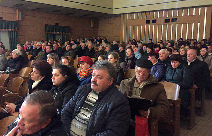 parlamentar proviv nyzku zustrichei iz silskymy zhyteliamy 1