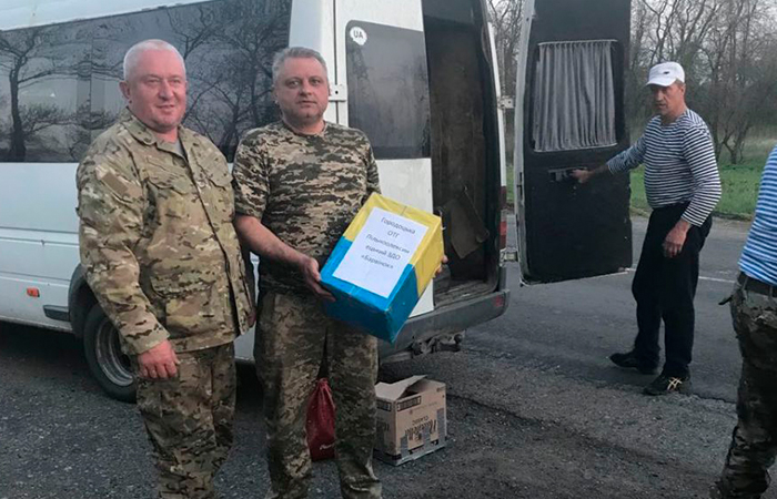 velykodnii vizyt horodochchan na peredovu 1