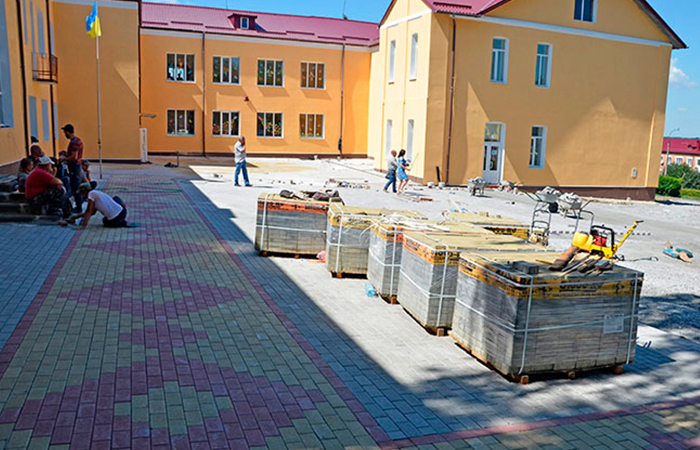 brukivka dlia horodotskoi pochatkovoi shkoly2