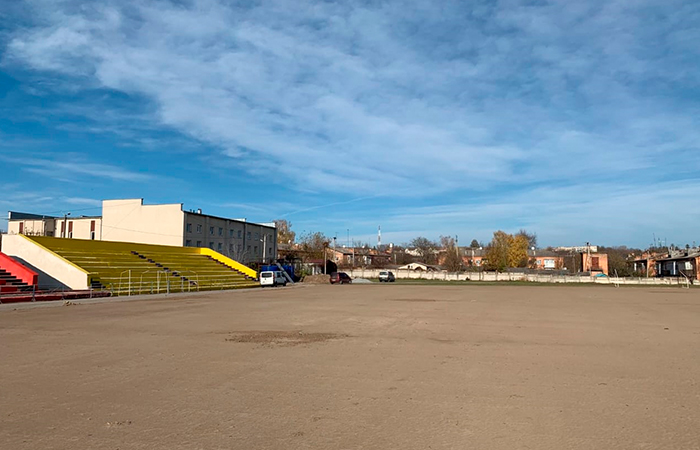 onovlene futbolne pole u dunaievetskii hromadi