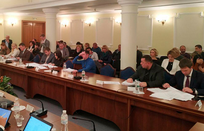 plidna robota u komiteti finansiv podatkiv ta mytnoi polityky